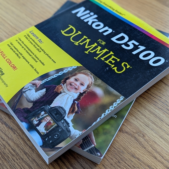 2 Nikon D5100 DSLR Camera Guide Books - Picture 3 of 10